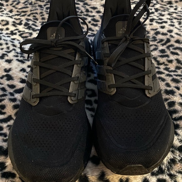 Adidas UltraBoost 21, Prime Blue, made from recycled ocean plastic, Triple Black - Picture 5 of 9